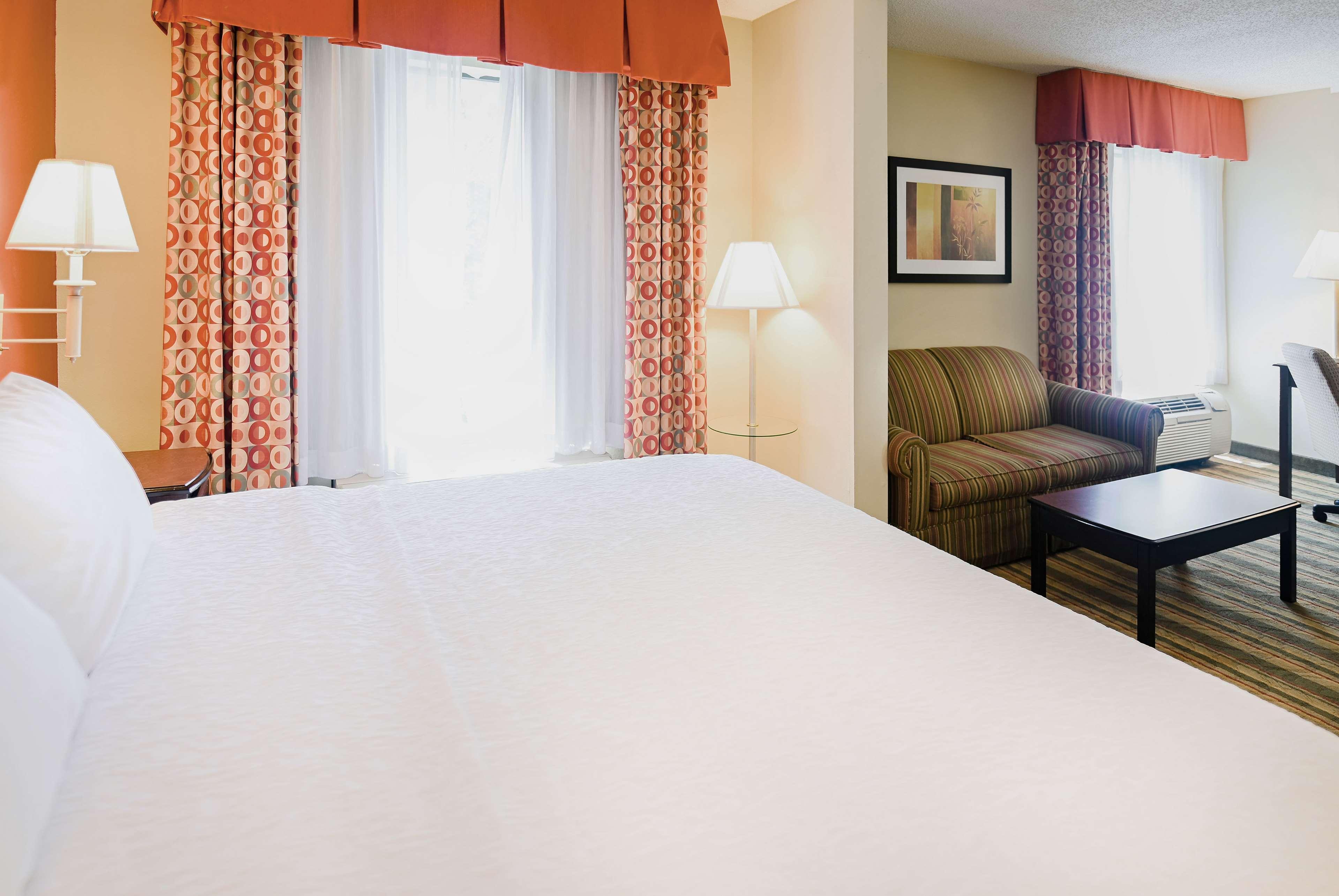 Hampton Inn Richmond-Меканиксвилл Экстерьер фото