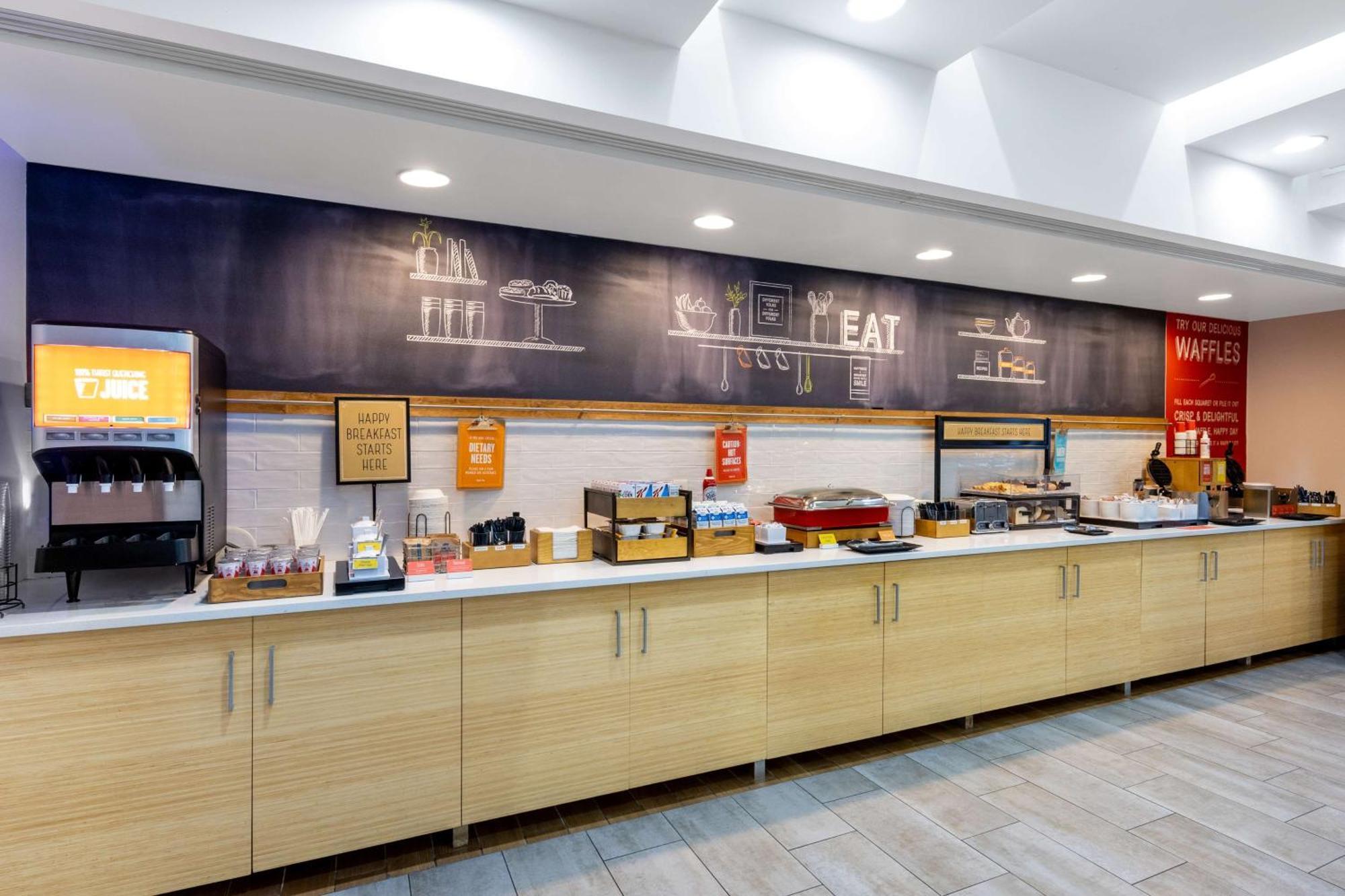Hampton Inn Richmond-Меканиксвилл Экстерьер фото