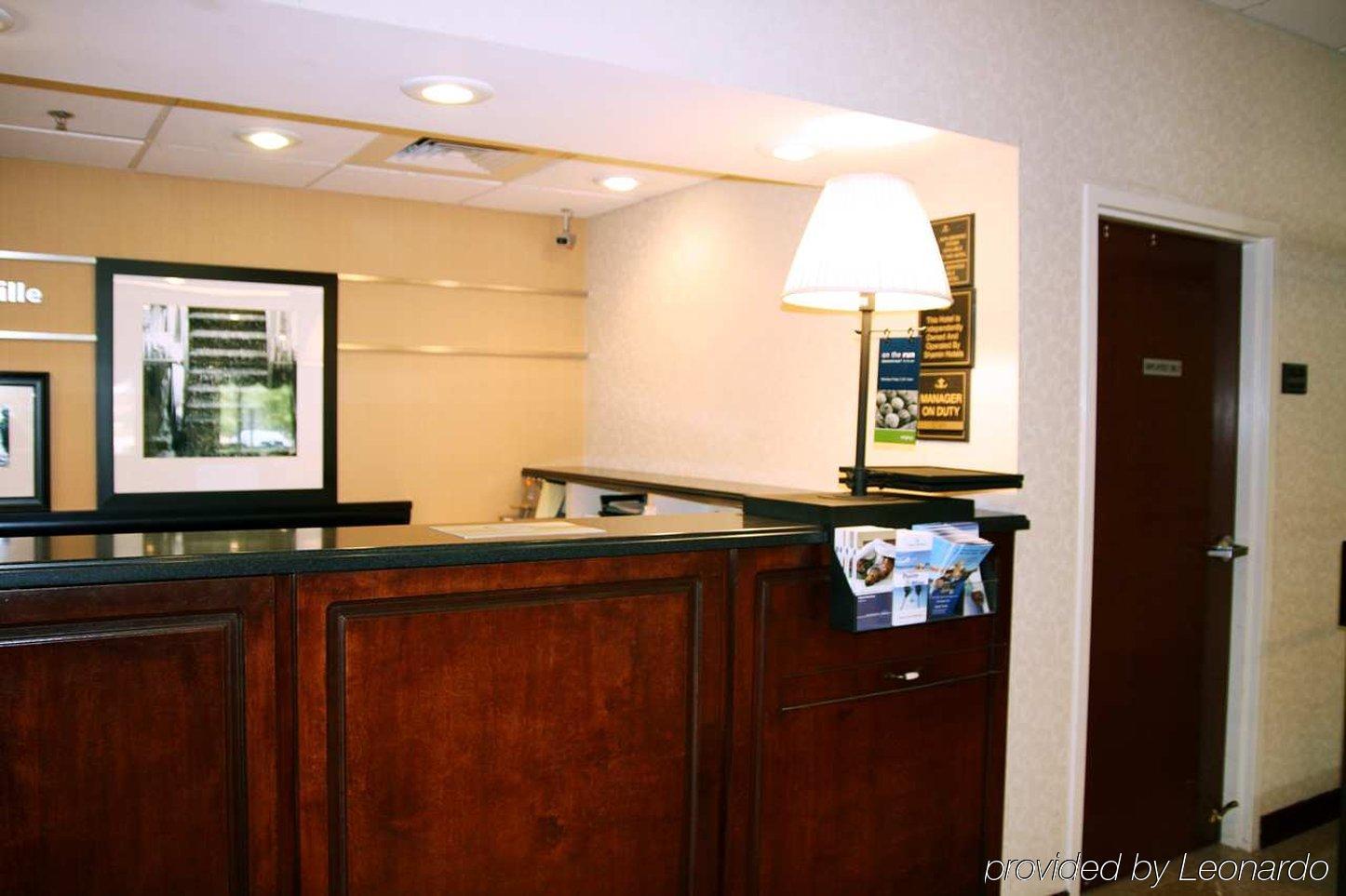 Hampton Inn Richmond-Меканиксвилл Экстерьер фото