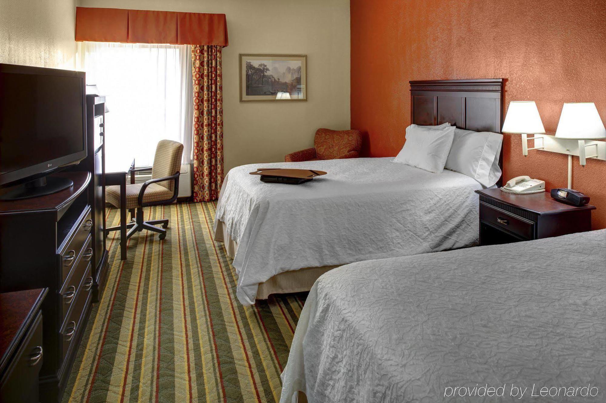 Hampton Inn Richmond-Меканиксвилл Экстерьер фото